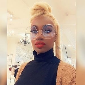 Meet your Posher, Madison